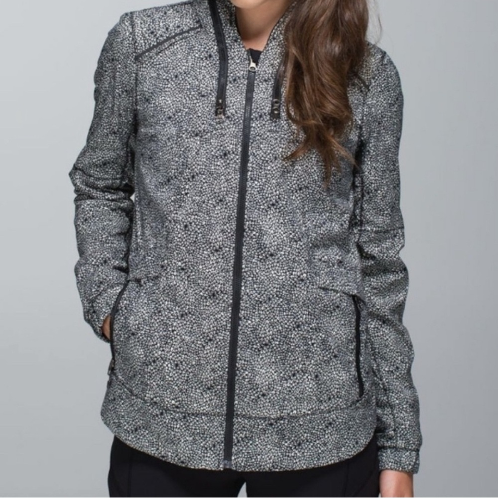 Lululemon Spring Forward Jacket - Plush Petal Black Ghost / Black - Picture 2 of 11